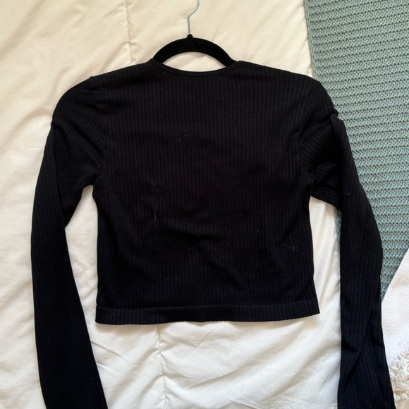 Black Cropped Longsleeve - Picture 4 of 4